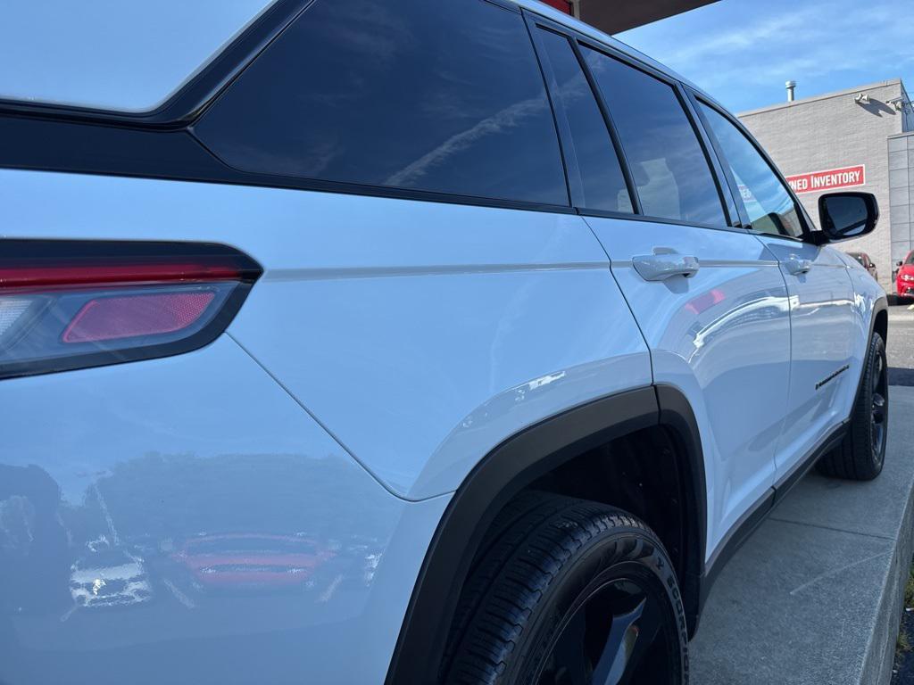 used 2024 Jeep Grand Cherokee car, priced at $33,894
