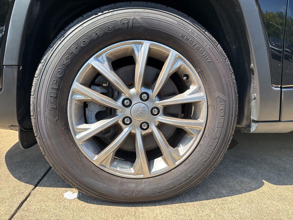 used 2022 Jeep Cherokee car, priced at $22,217