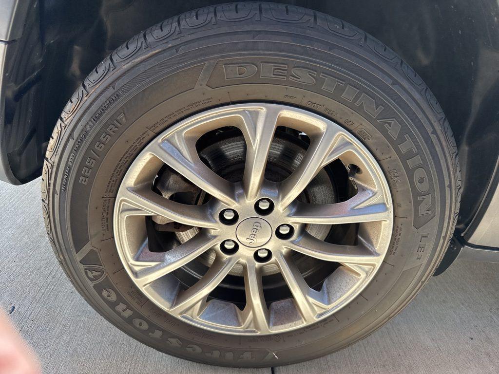 used 2022 Jeep Cherokee car, priced at $22,217