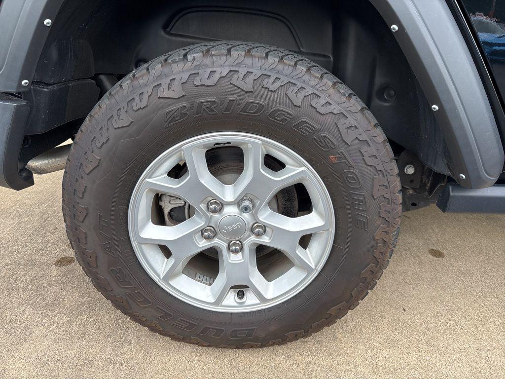 used 2021 Jeep Wrangler Unlimited car, priced at $25,997