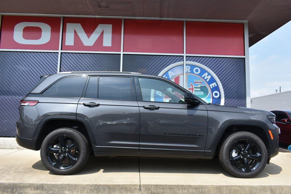 used 2025 Jeep Grand Cherokee car, priced at $43,213
