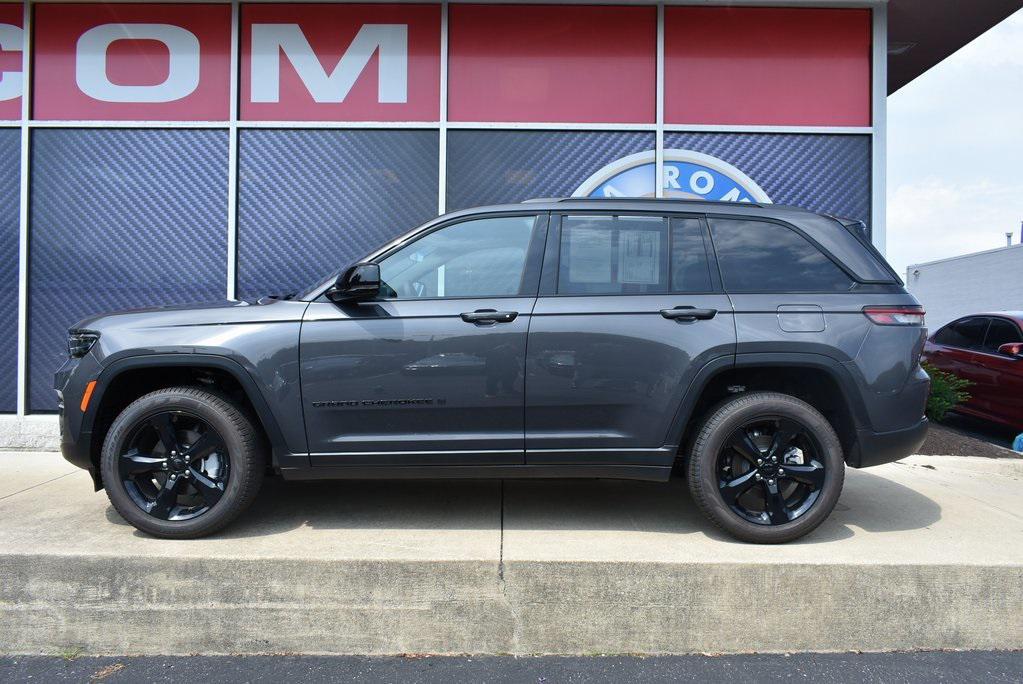 used 2025 Jeep Grand Cherokee car, priced at $43,213