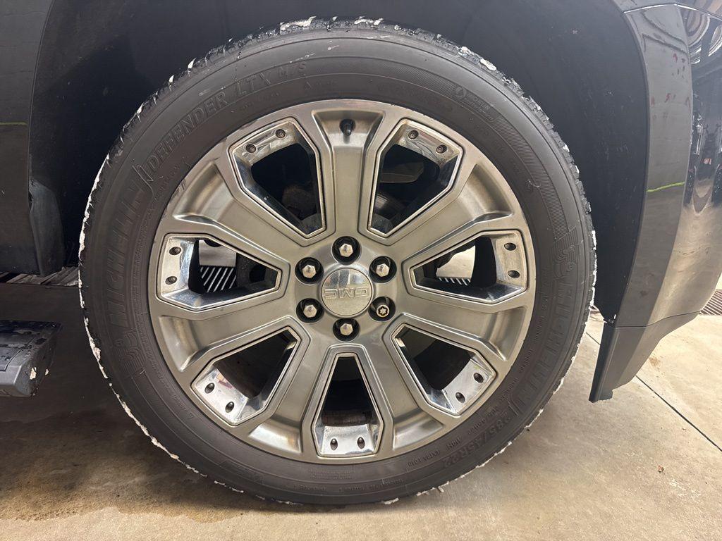 used 2016 GMC Yukon car, priced at $22,997