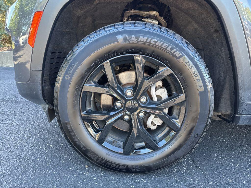 used 2024 Jeep Grand Cherokee car, priced at $31,245