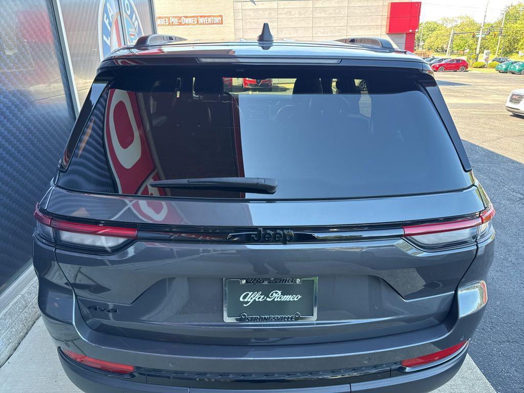 used 2024 Jeep Grand Cherokee car, priced at $31,245