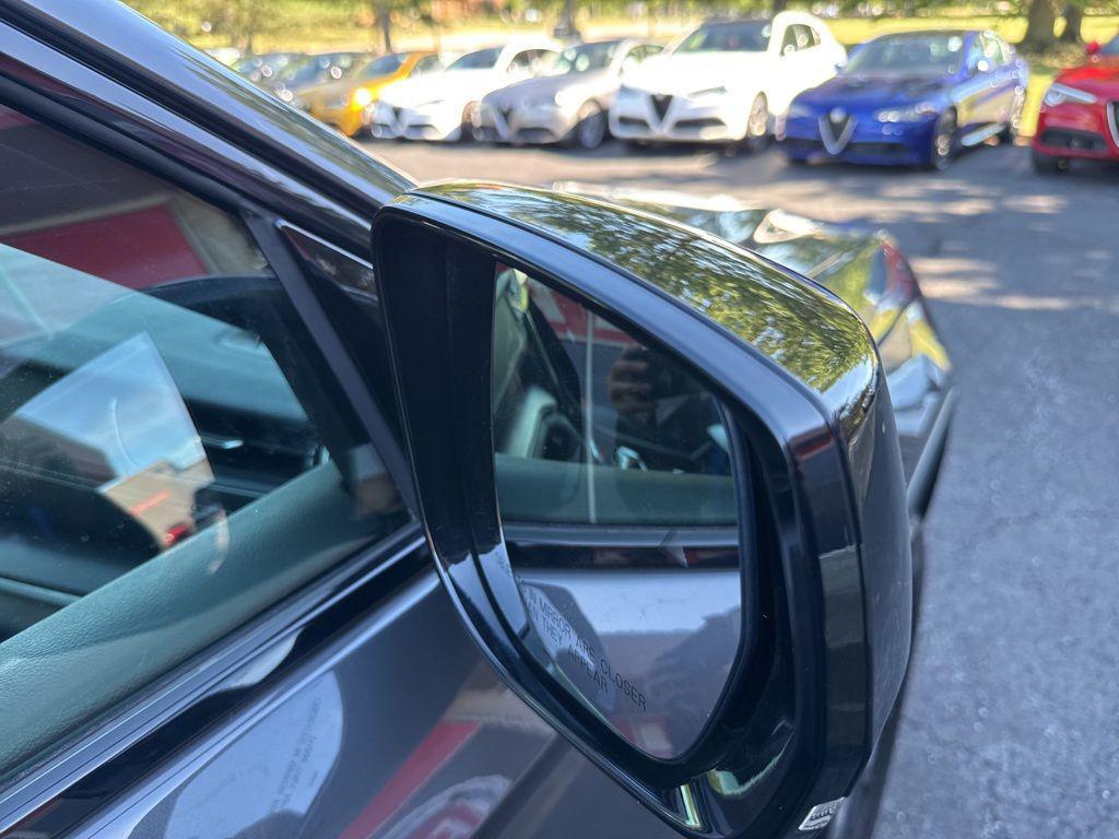 used 2024 Jeep Grand Cherokee car, priced at $31,245