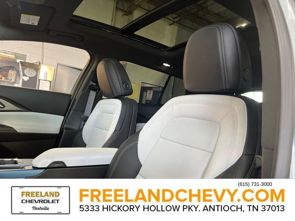 new 2025 Chevrolet Equinox EV car, priced at $34,407