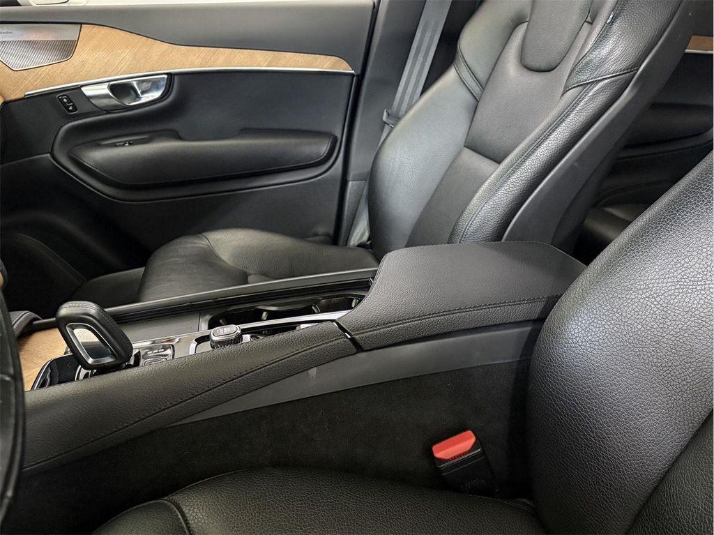 used 2021 Volvo XC90 Recharge Plug-In Hybrid car, priced at $21,500