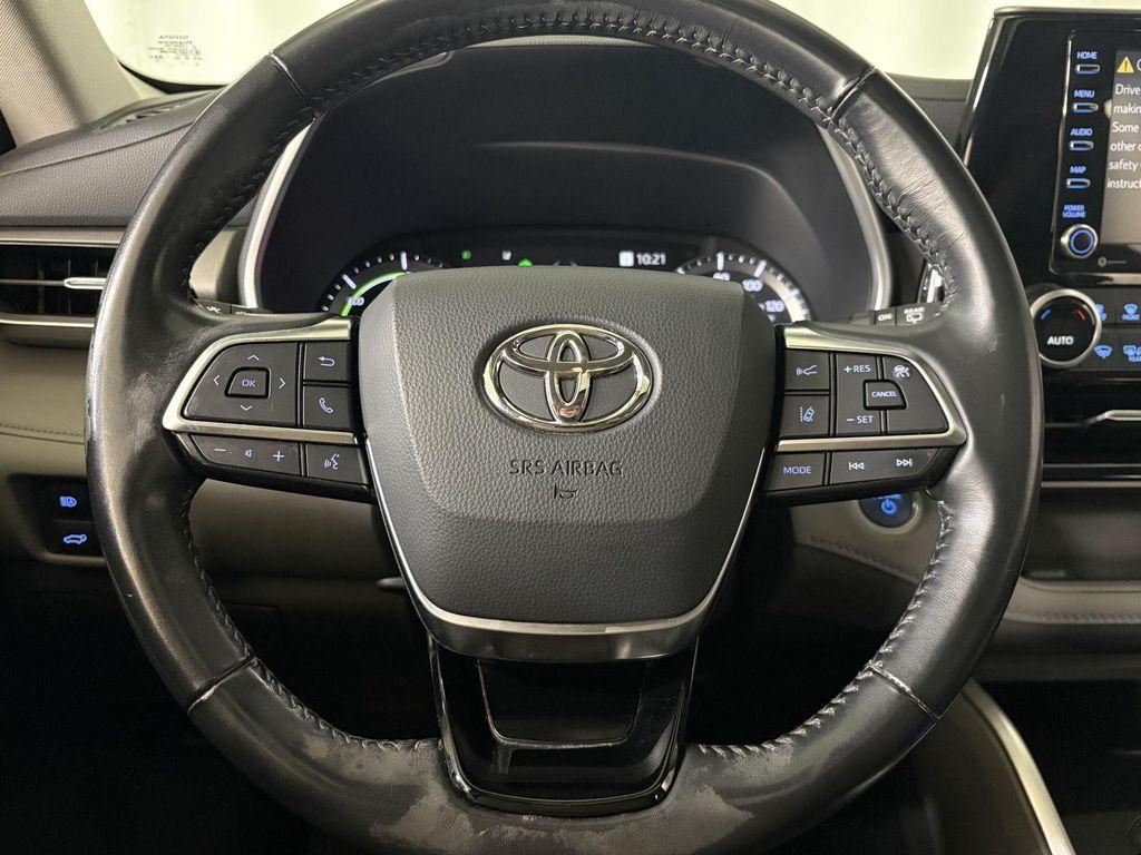 used 2021 Toyota Highlander Hybrid car, priced at $28,500