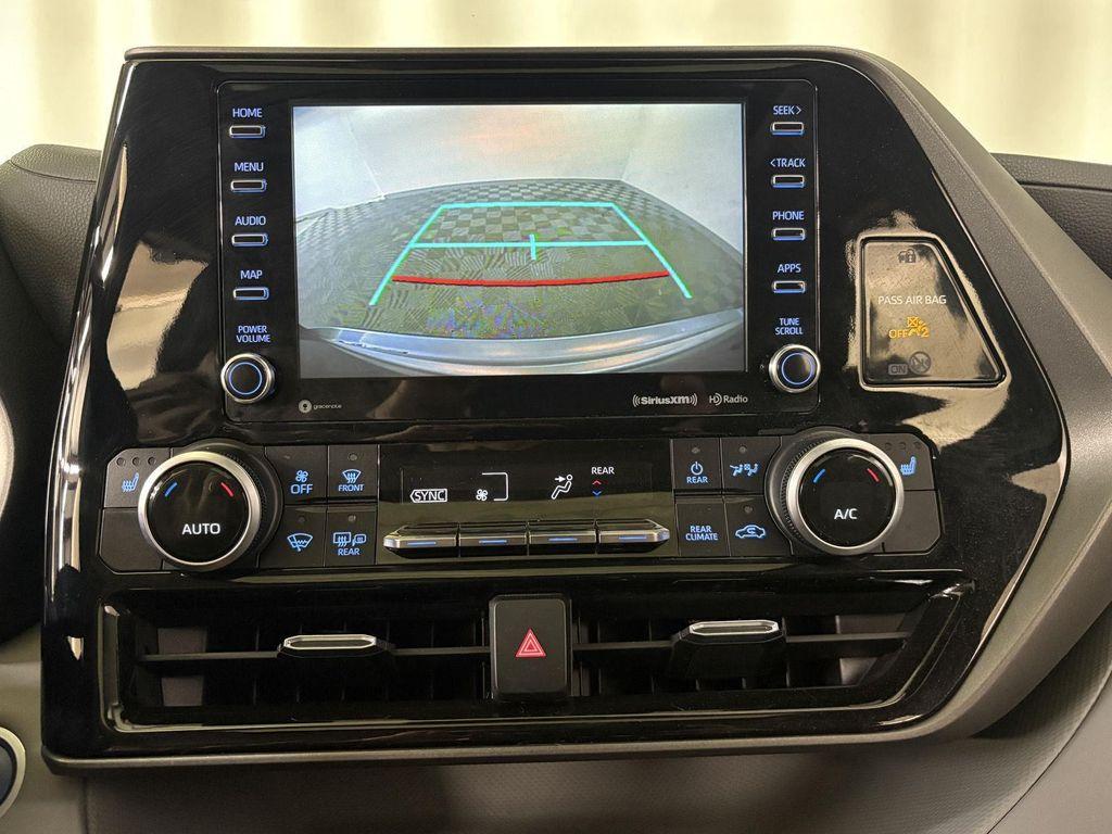used 2021 Toyota Highlander Hybrid car, priced at $28,500