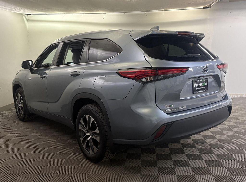used 2021 Toyota Highlander Hybrid car, priced at $28,500