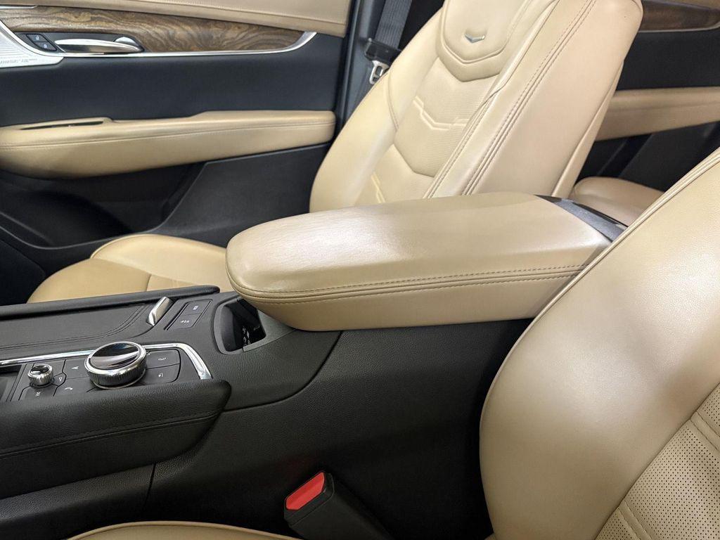 used 2022 Cadillac XT5 car, priced at $26,500