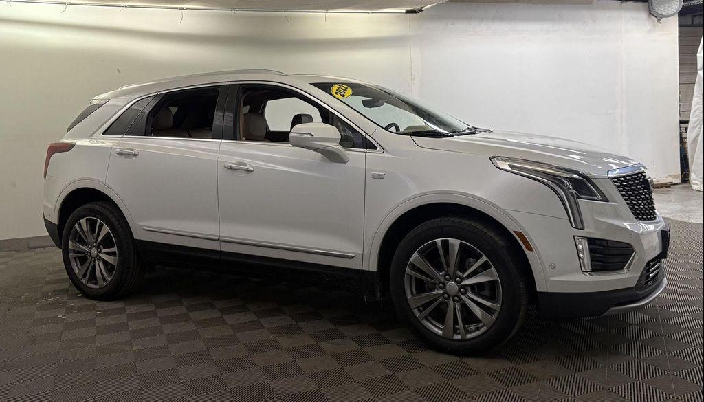 used 2022 Cadillac XT5 car, priced at $26,500