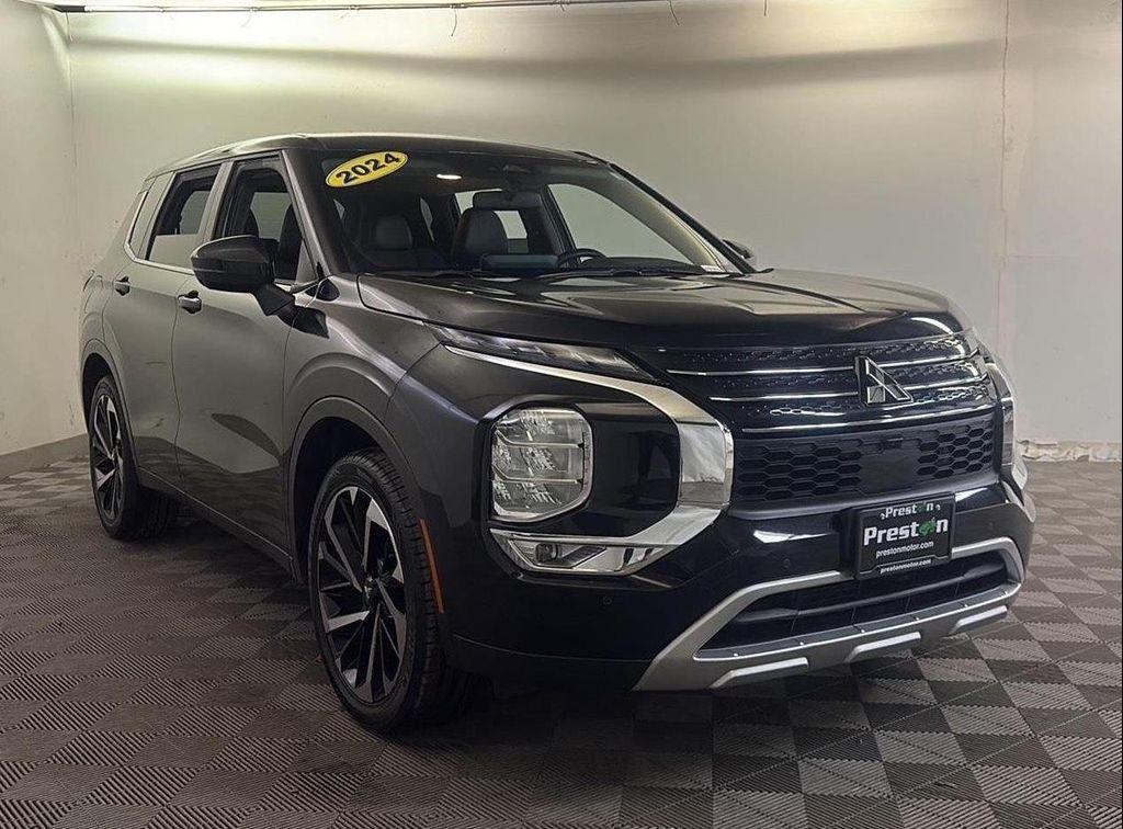 used 2024 Mitsubishi Outlander car, priced at $21,500