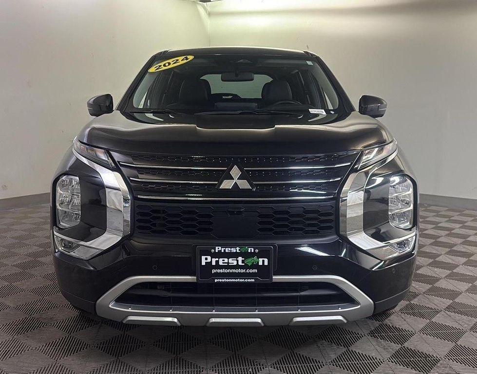 used 2024 Mitsubishi Outlander car, priced at $21,500