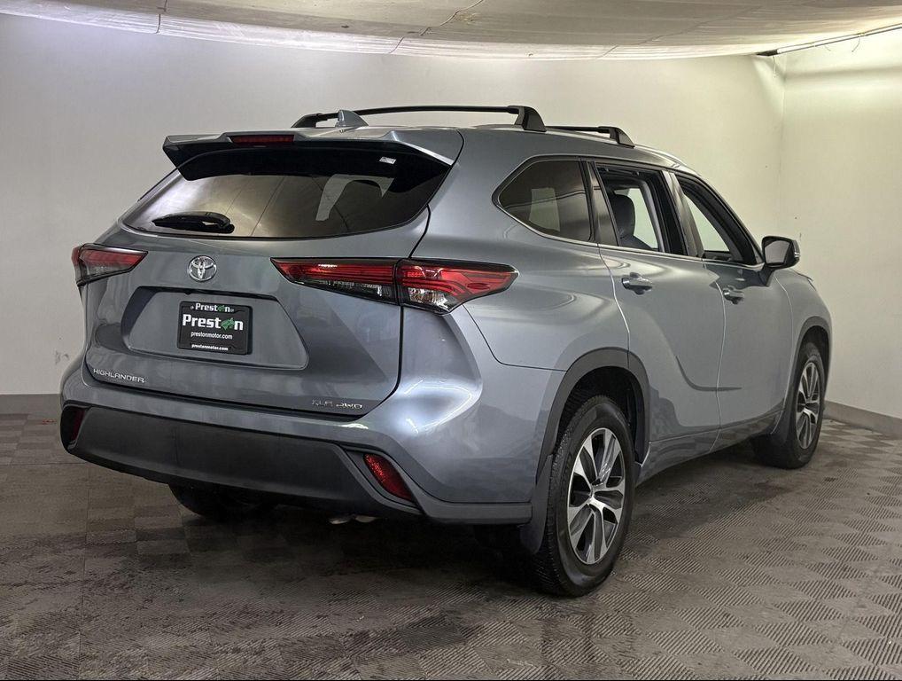 used 2020 Toyota Highlander car, priced at $27,000