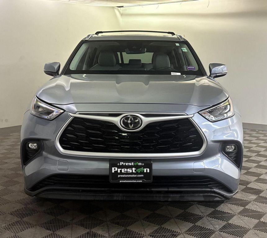 used 2020 Toyota Highlander car, priced at $27,000