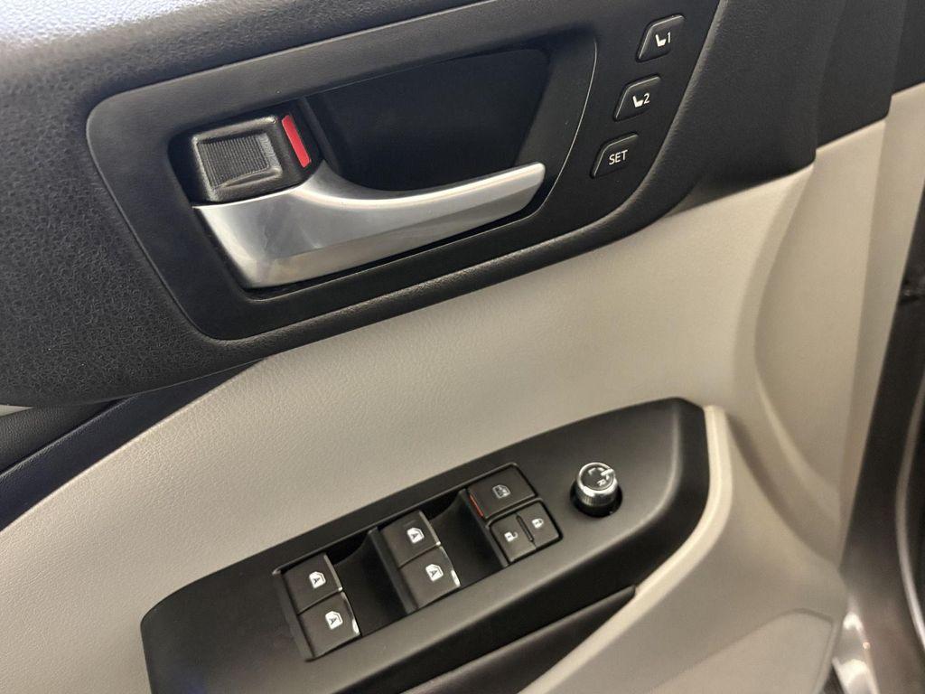 used 2015 Toyota Highlander Hybrid car, priced at $20,500