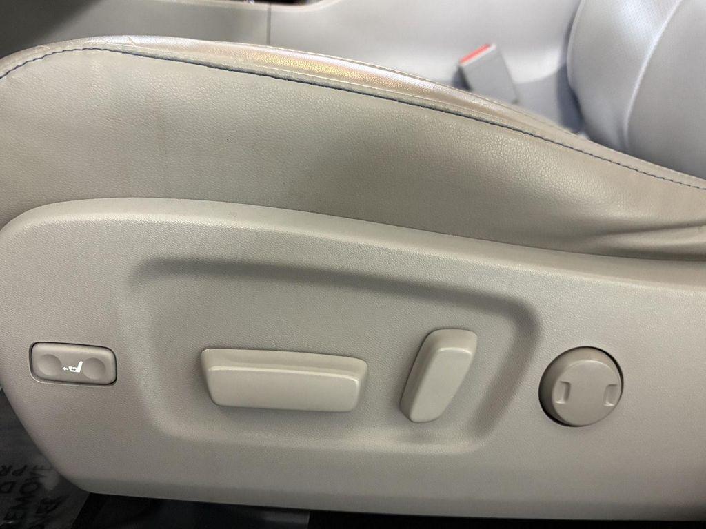 used 2015 Toyota Highlander Hybrid car, priced at $20,500