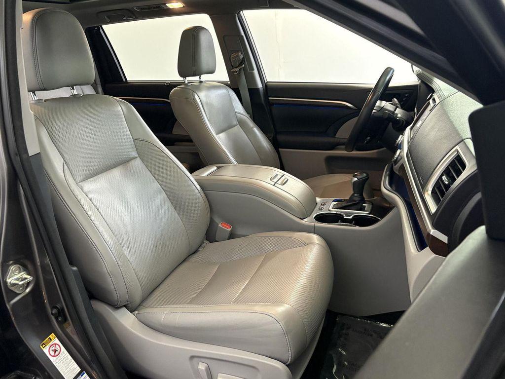 used 2015 Toyota Highlander Hybrid car, priced at $20,500