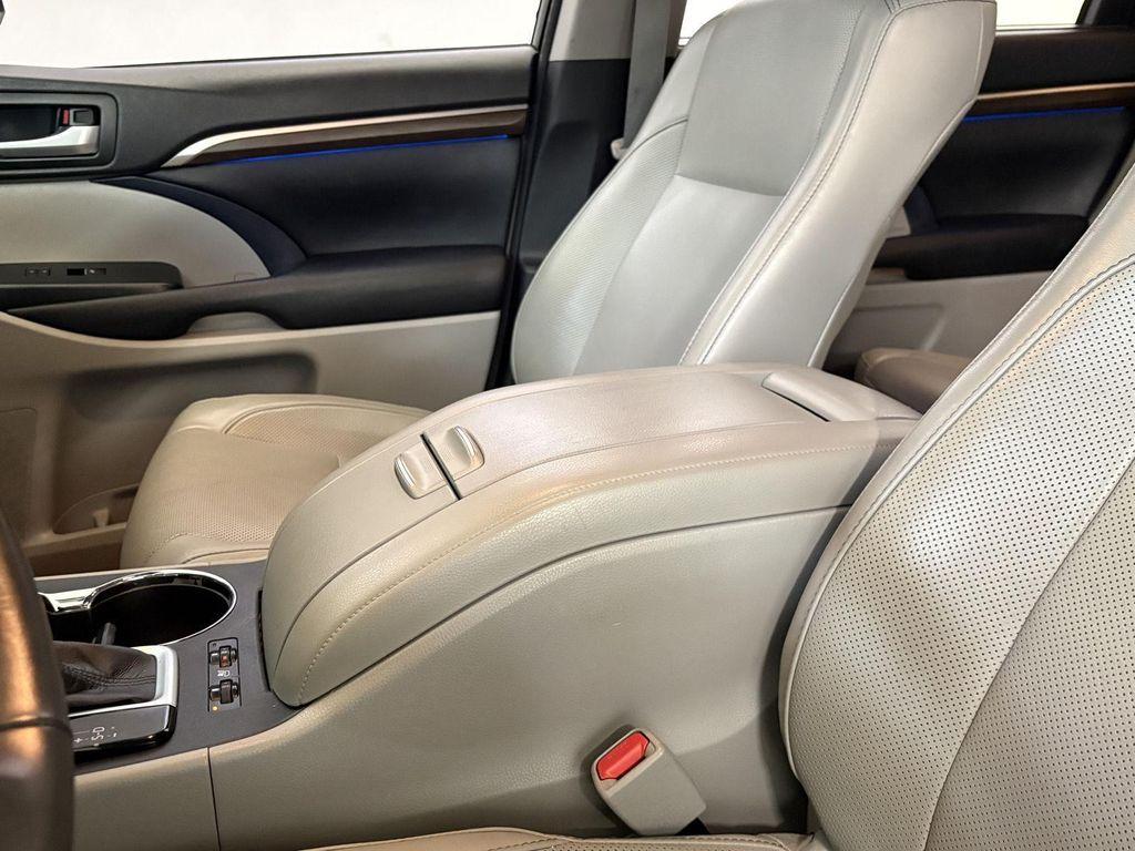 used 2015 Toyota Highlander Hybrid car, priced at $20,500