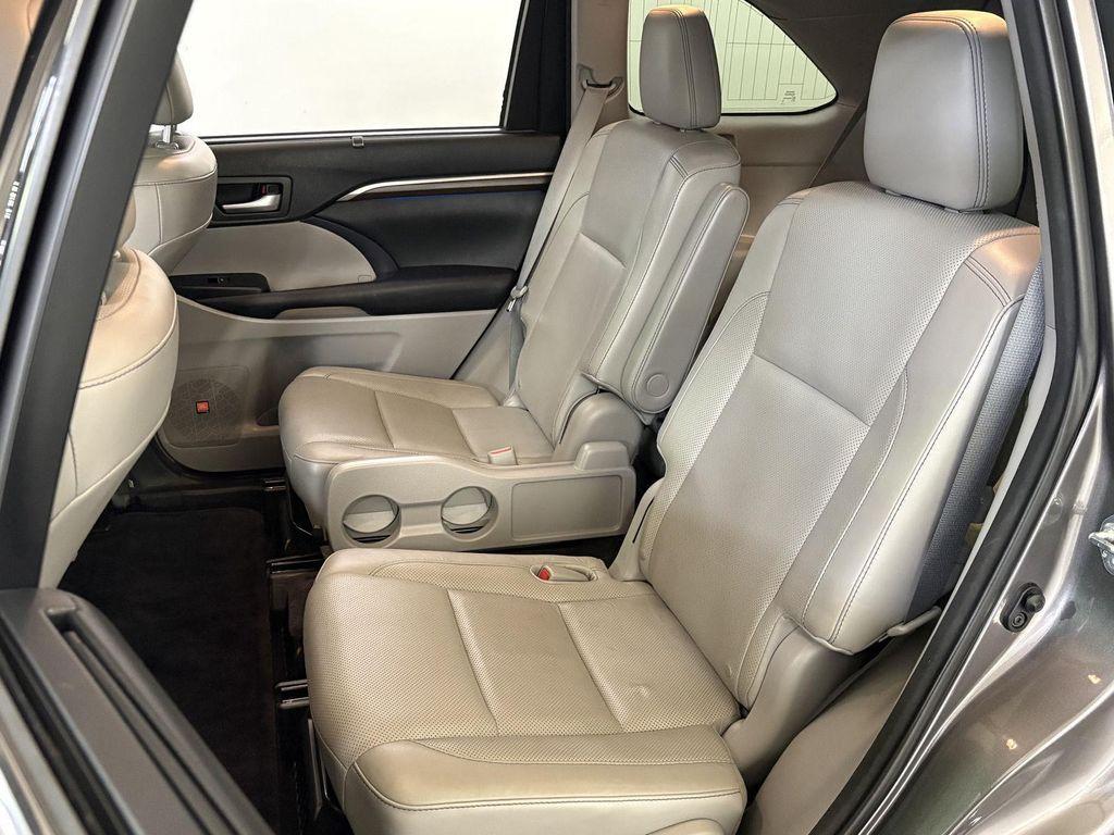 used 2015 Toyota Highlander Hybrid car, priced at $20,500