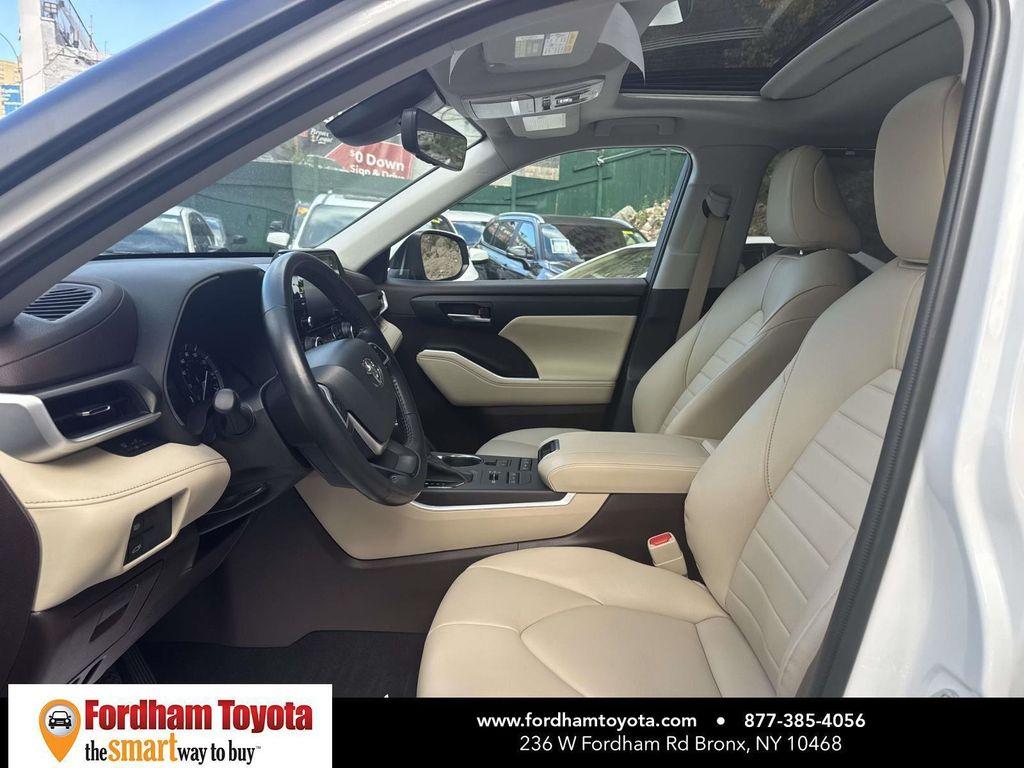 used 2022 Toyota Highlander car, priced at $33,899