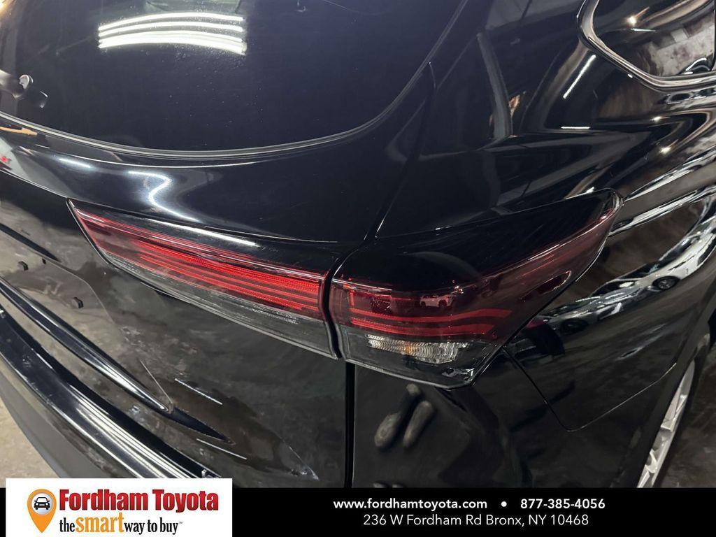 used 2024 Toyota Highlander car, priced at $36,999