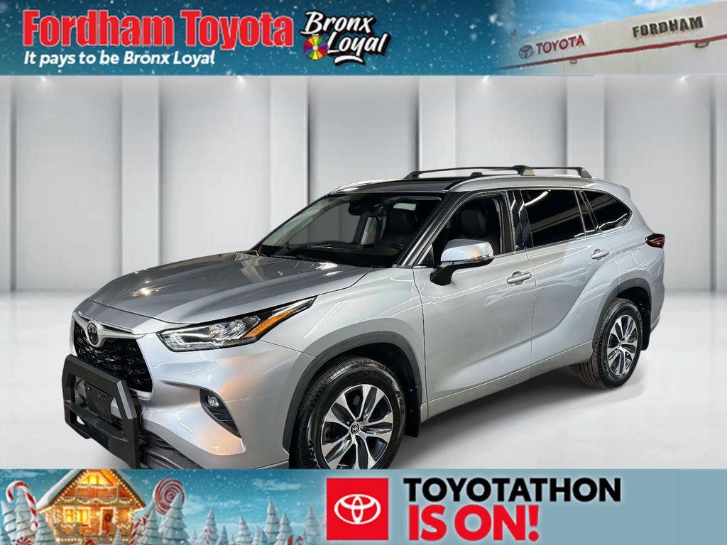 used 2020 Toyota Highlander car, priced at $28,599