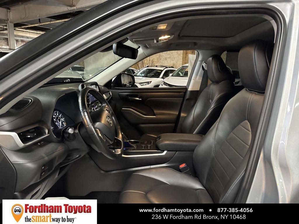 used 2020 Toyota Highlander car, priced at $28,599