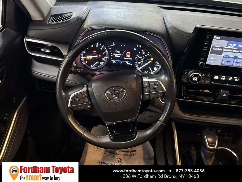 used 2020 Toyota Highlander car, priced at $28,599