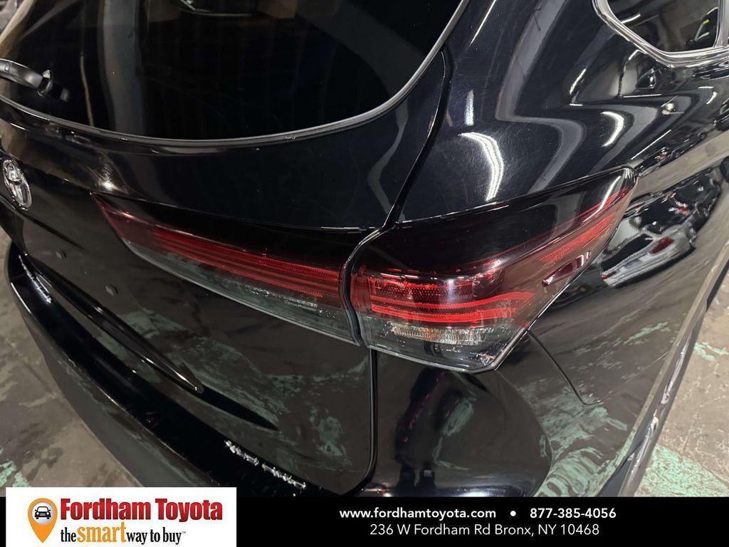 used 2025 Toyota Highlander car, priced at $34,899