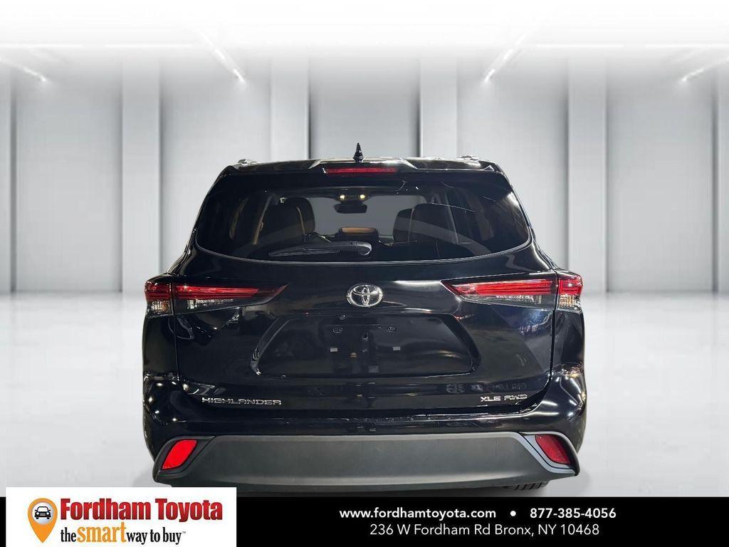 used 2025 Toyota Highlander car, priced at $34,899