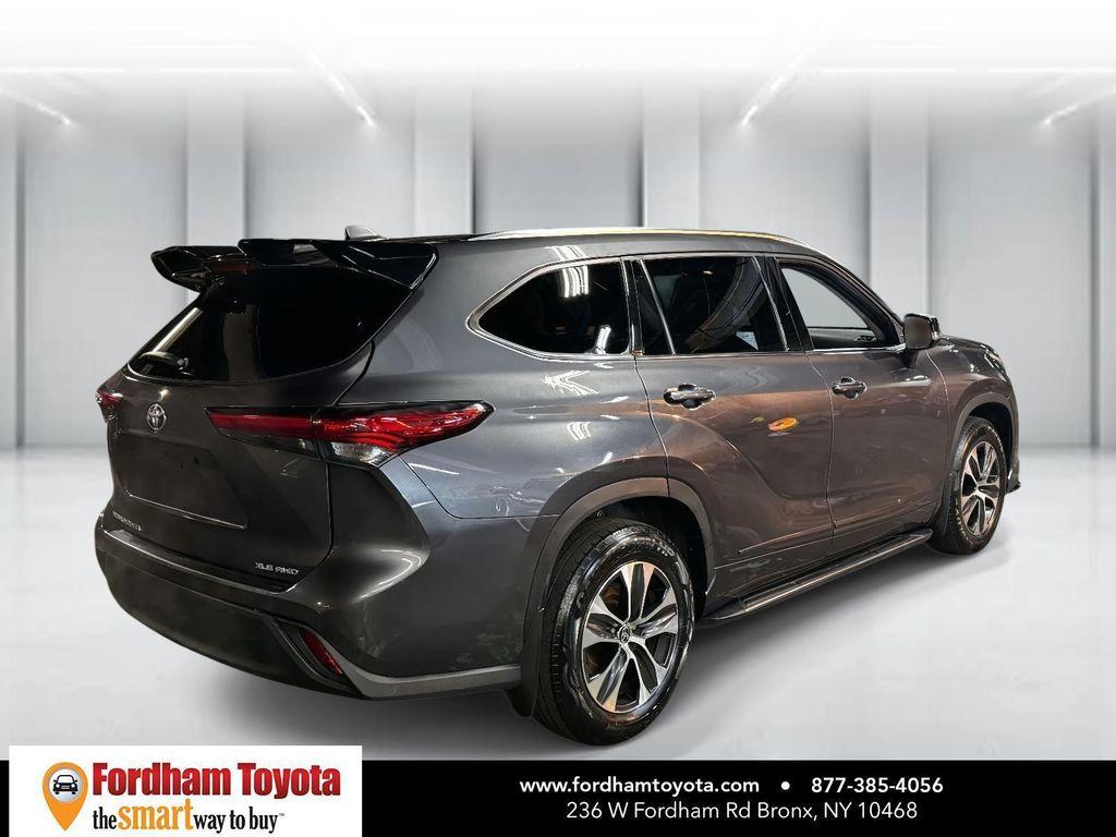 used 2021 Toyota Highlander car, priced at $26,999