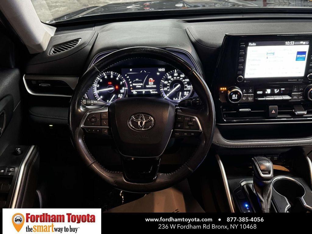 used 2021 Toyota Highlander car, priced at $26,999