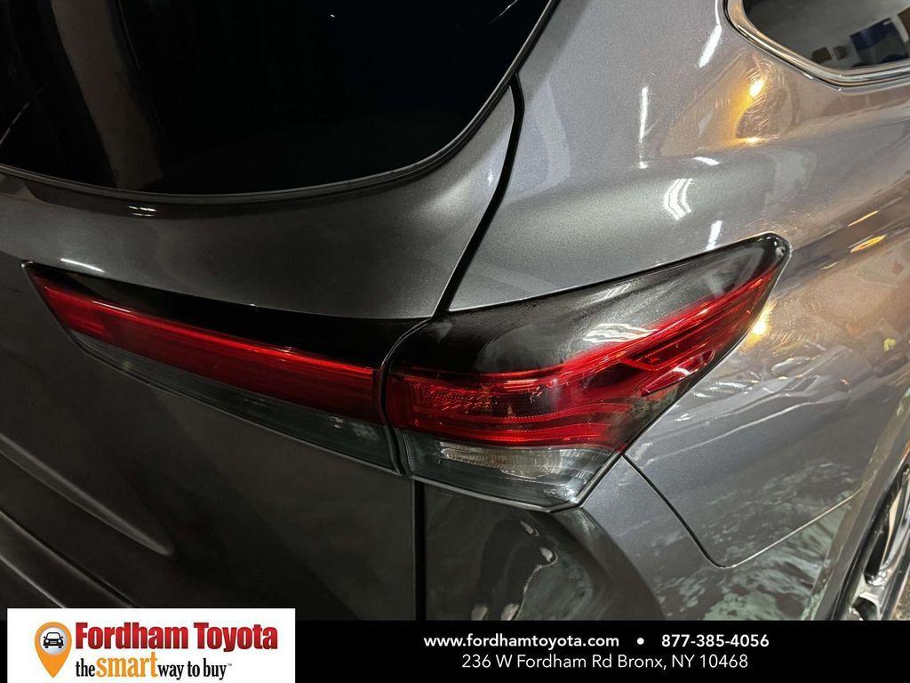 used 2021 Toyota Highlander car, priced at $26,999