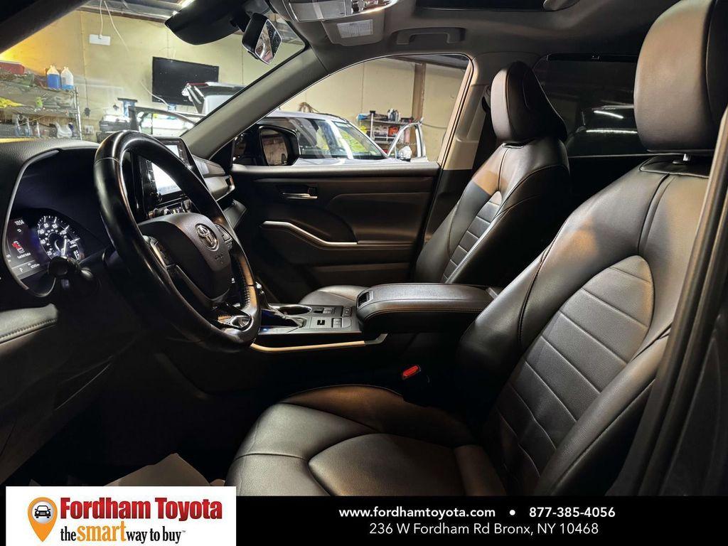used 2021 Toyota Highlander car, priced at $26,999
