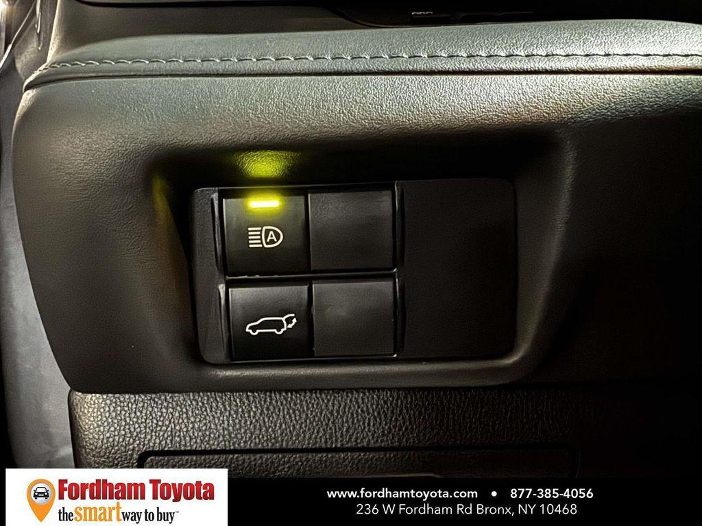 used 2021 Toyota Highlander car, priced at $26,999
