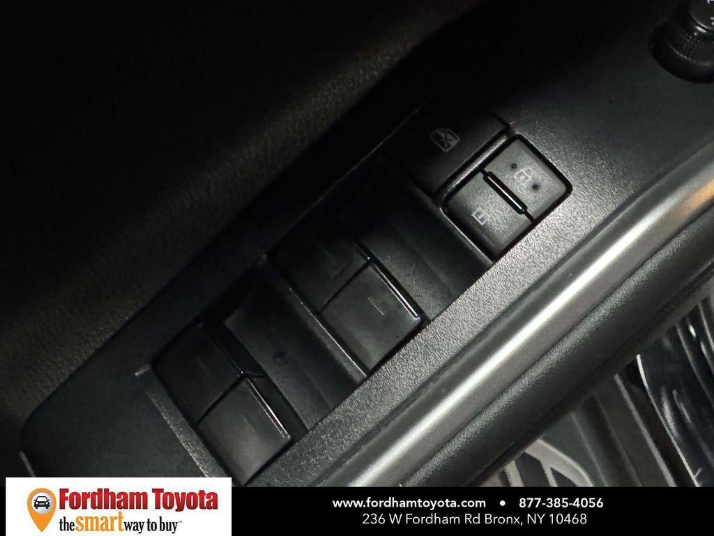 used 2022 Toyota Highlander car, priced at $32,499