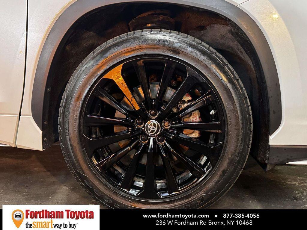 used 2023 Toyota Highlander car, priced at $33,999