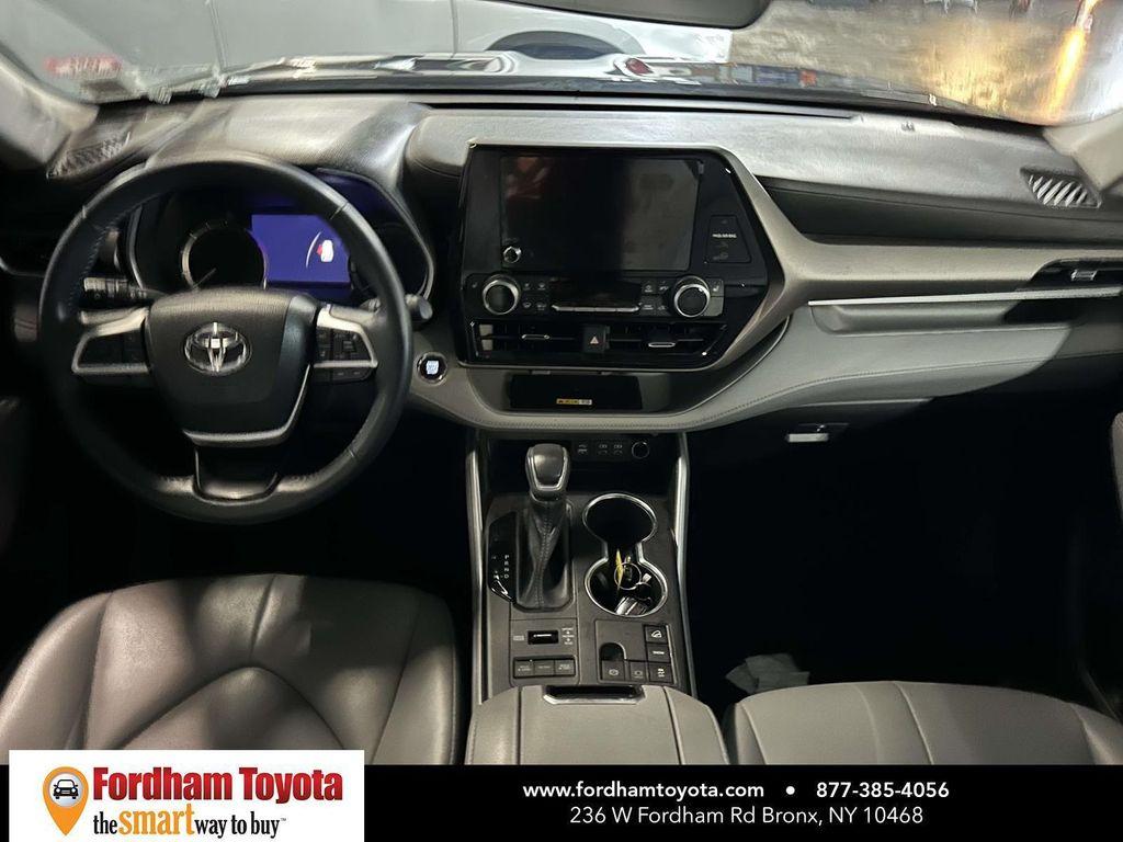 used 2023 Toyota Highlander car, priced at $38,995