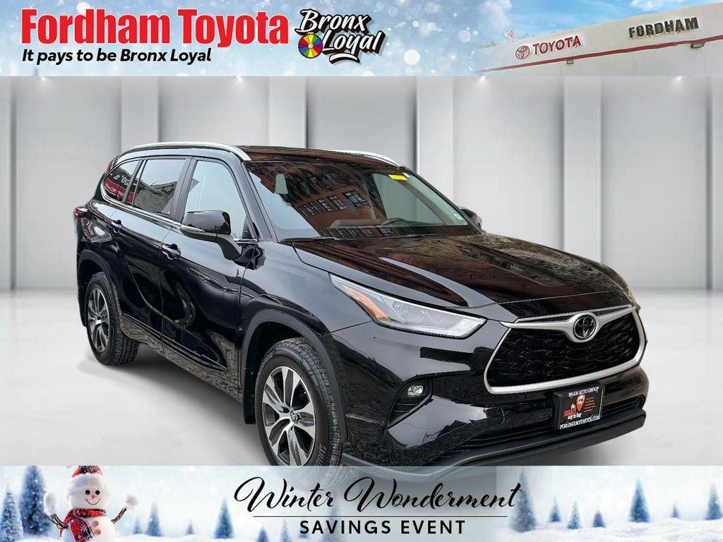 used 2023 Toyota Highlander car, priced at $35,499