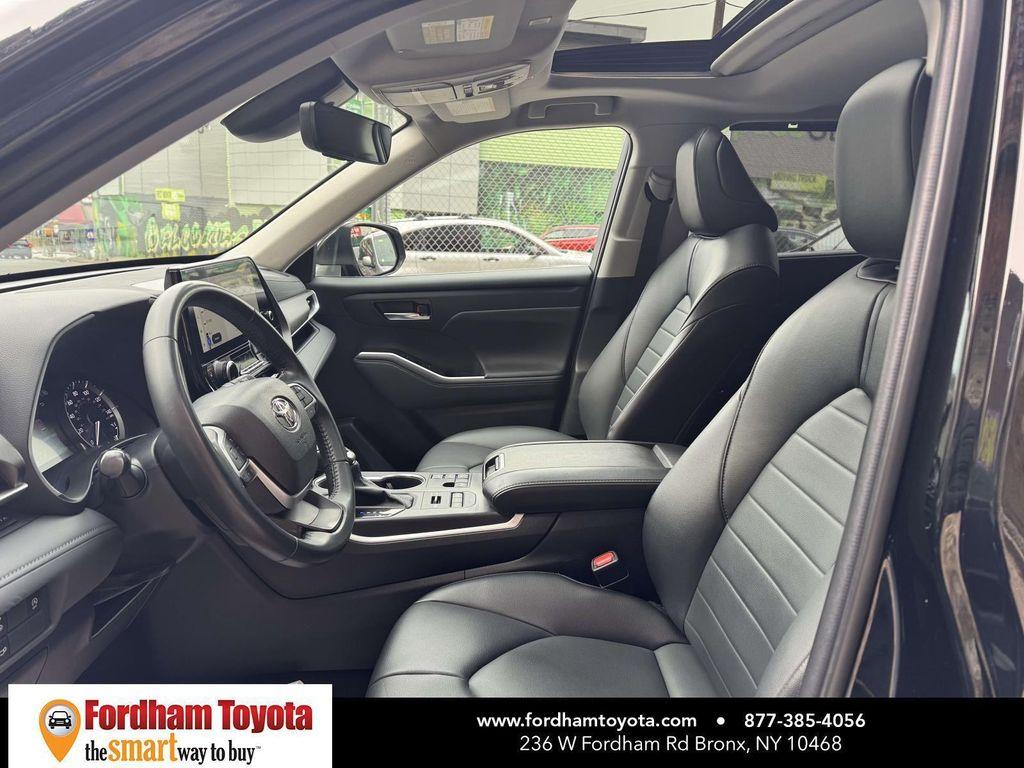 used 2023 Toyota Highlander car, priced at $35,499