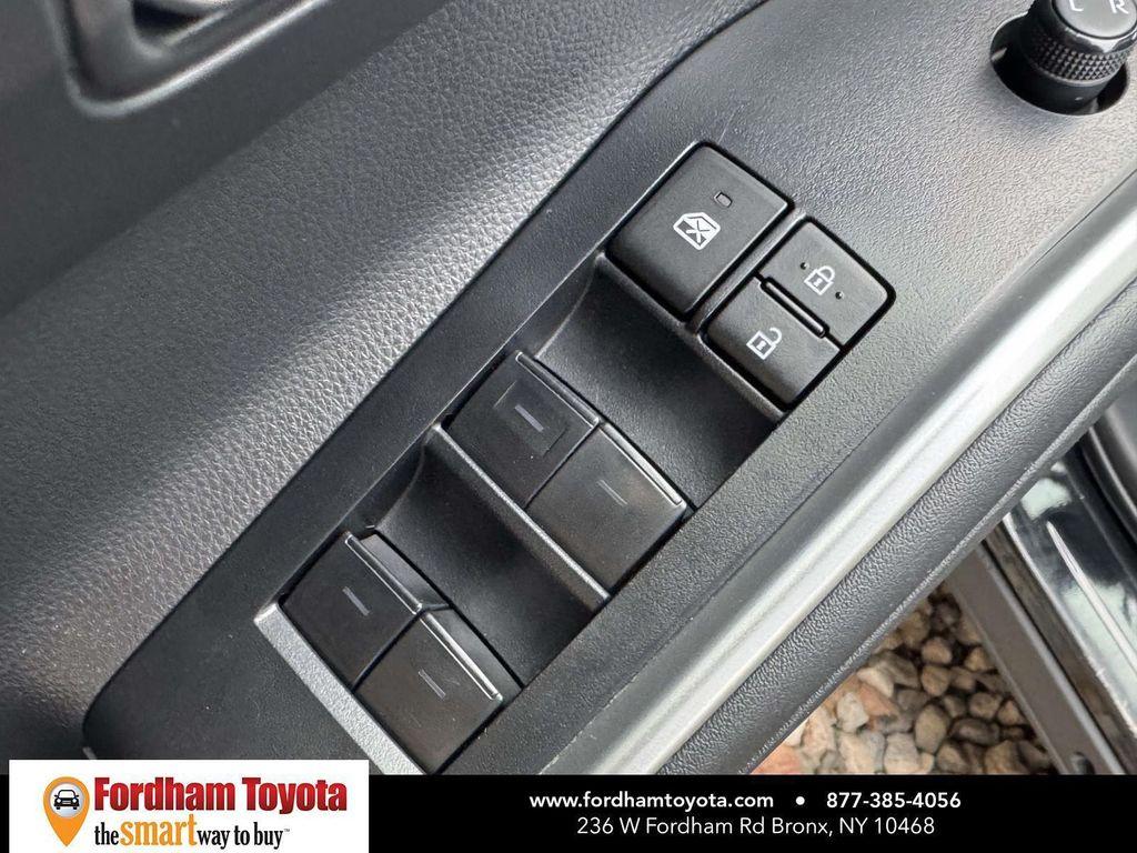 used 2023 Toyota Highlander car, priced at $35,499