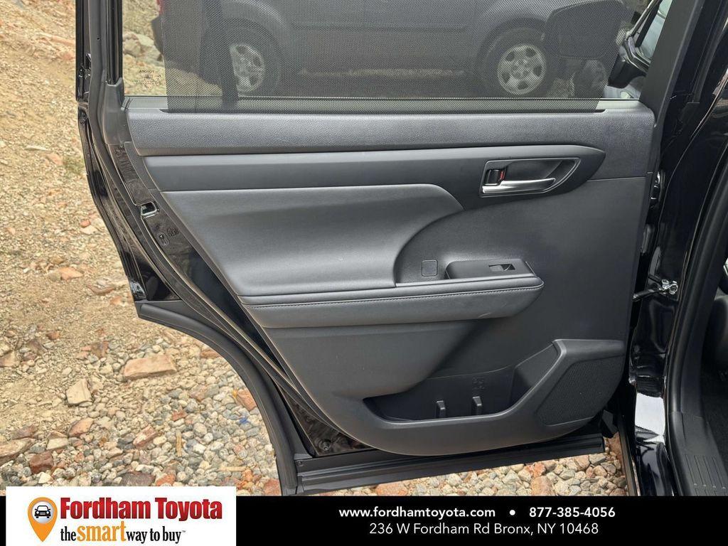 used 2023 Toyota Highlander car, priced at $35,499