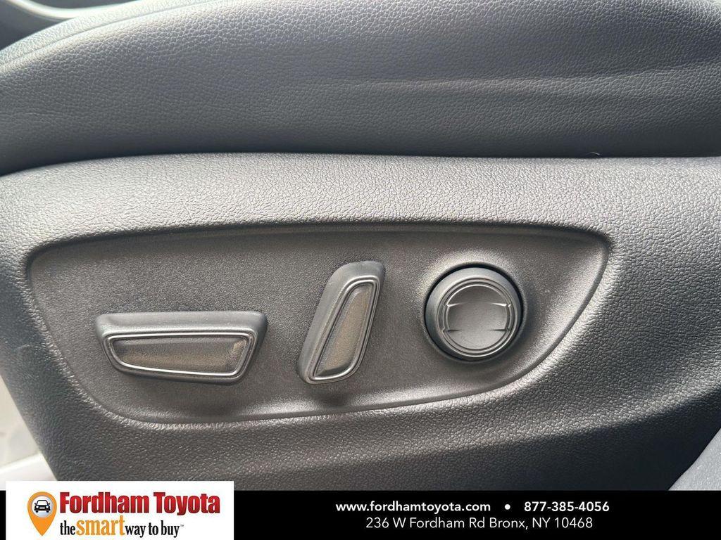 used 2023 Toyota Highlander car, priced at $35,499