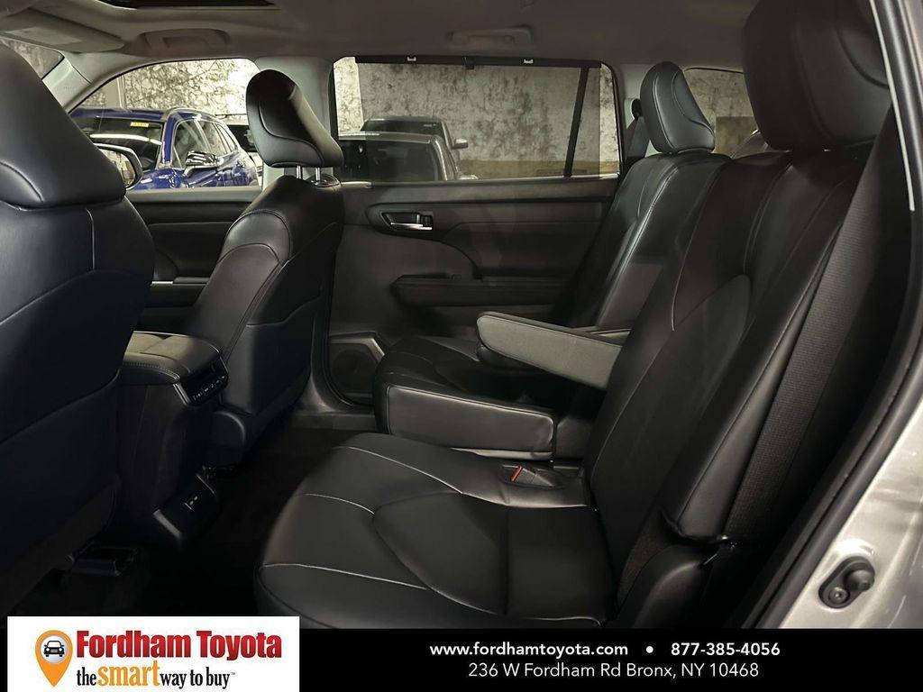 used 2025 Toyota Highlander car, priced at $43,999