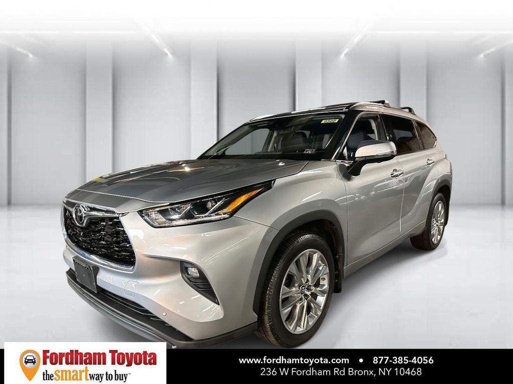 used 2023 Toyota Highlander car, priced at $38,999