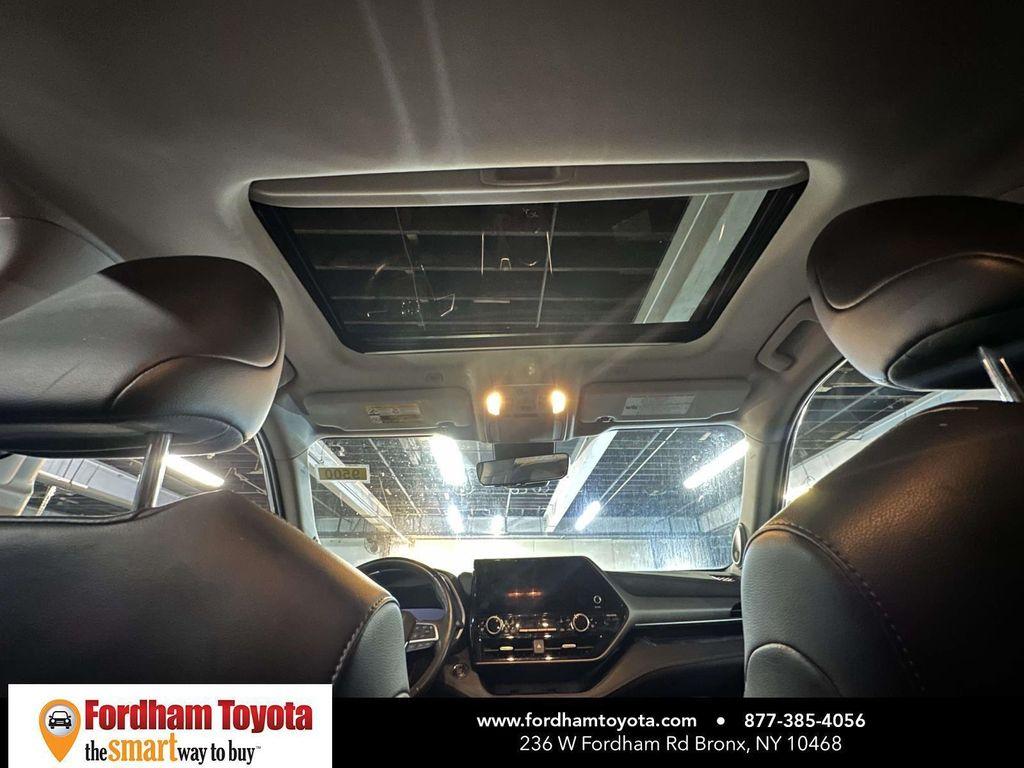 used 2023 Toyota Highlander car, priced at $38,999