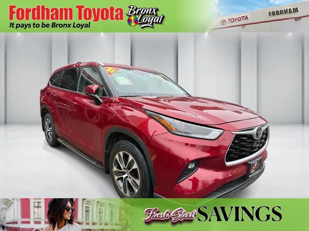 used 2022 Toyota Highlander car, priced at $33,699